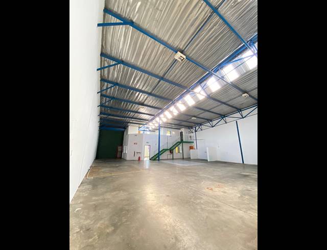341M² WAREHOUSE TO LET IN STRIJDOMPARK